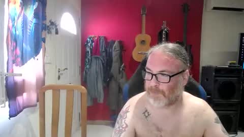 Snapshot of saruandjay chatting on 09-17-25, 07:32 Giselle and Jay online show from 09-17-25, 07:32