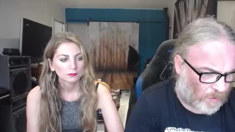 Snapshot of saruandjay chatting on 10-03-25, 11:18 Giselle and Jay online show from 10-03-25, 11:18