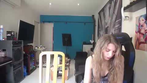 Snapshot of saruandjay chatting on 10-13-25, 10:48 Giselle and Jay online show from 10-13-25, 10:48