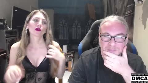 Snapshot of saruandjay chatting on 10-25-25, 07:27 Giselle and Jay online show from 10-25-25, 07:27