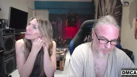 Snapshot of saruandjay chatting on 10-28-25, 07:12 Giselle and Jay online show from 10-28-25, 07:12