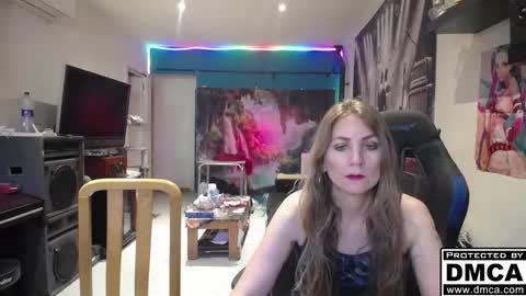 Snapshot of saruandjay chatting on 11-25-25, 10:26 Giselle and Jay online show from 11-25-25, 10:26