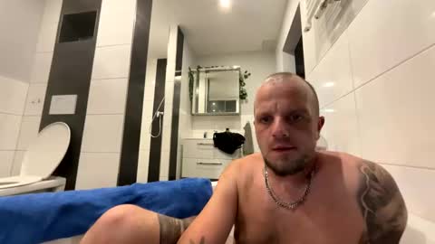 Snapshot of sash335 chatting on 09-12-25, 06:41 Men37 online show from 09-12-25, 06:41