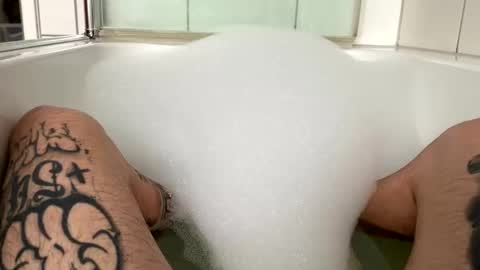 Snapshot of sash335 chatting on 11-17-25, 11:27 Men37 online show from 11-17-25, 11:27