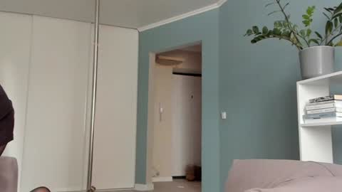 Sasha online show from 01-24-25, 09:28