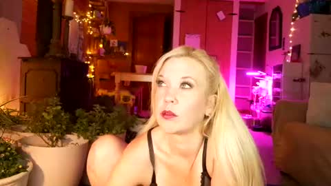 sasha_love__ online show from 06-14-26, 02:24