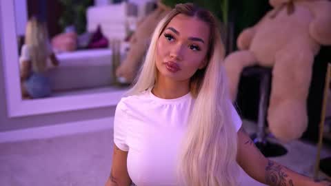 Dennise online show from 09-19-25, 06:41