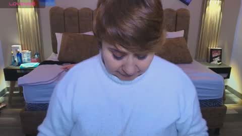 Snapshot of sasharosee2 chatting on 09-30-25, 12:10 S A S H A R O S E online show from 09-30-25, 12:10