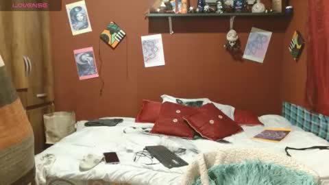 Snapshot of sasharosee2 chatting on 10-15-25, 12:05 S A S H A R O S E online show from 10-15-25, 12:05