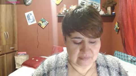 Snapshot of sasharosee2 chatting on 10-18-25, 01:01 S A S H A R O S E online show from 10-18-25, 01:01