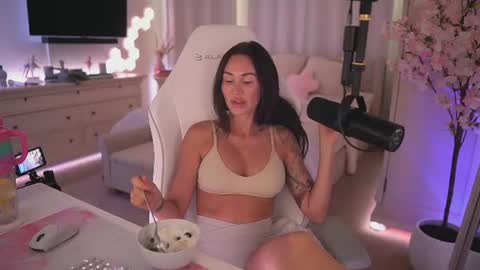 sashawest_official online show from 06-17-26, 10:43