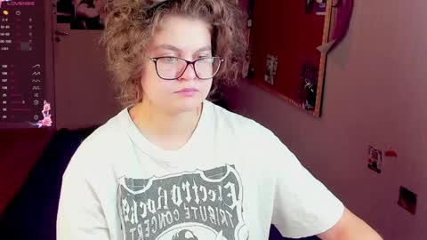 Snapshot of sashy_way chatting on 01-11-25, 08:11 .Alexandra online show from 01-11-25, 08:11