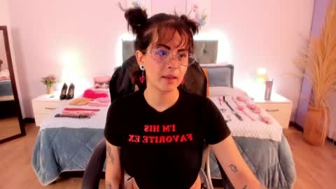 saskia_vellour online show from 04-24-26, 07:05
