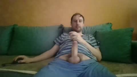 Snapshot of sasko877 chatting on 06-16-26, 07:55 sasko877 online show from 06-16-26, 07:55