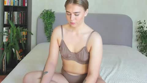 Snapshot of sassy_jam chatting on 10-11-25, 07:07 Sassy online show from 10-11-25, 07:07