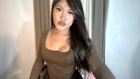Snapshot of sassy_jenny8 chatting on 07-25-26, 04:37 sassy_jenny8 online show from 07-25-26, 04:37