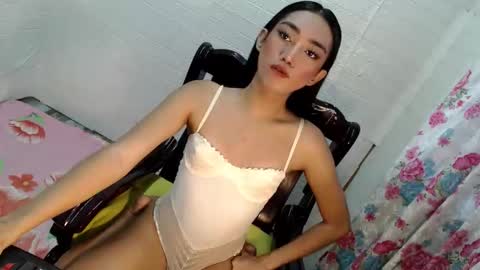 KEYLLA online show from 02-17-26, 01:46