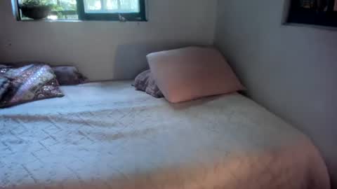 Snapshot of sassy_xyou chatting on 06-18-26, 06:12 Ms. Oh online show from 06-18-26, 06:12