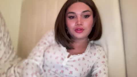 Snapshot of sassybaby1 chatting on 05-27-26, 04:37 Kylie Wilson online show from 05-27-26, 04:37