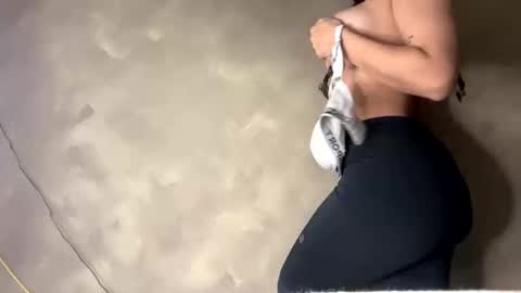 Snapshot of sassylilah chatting on 11-17-25, 02:23 Lilah online show from 11-17-25, 02:23