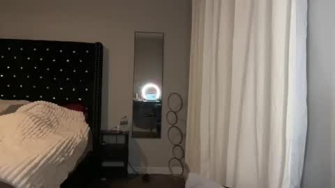 Snapshot of sassysophie333 chatting on 03-05-25, 07:05 MazyMay333 online show from 03-05-25, 07:05