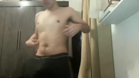 Snapshot of sathegoodboy chatting on 06-12-26, 01:32 Sat online show from 06-12-26, 01:32