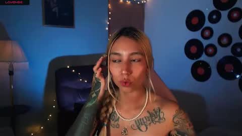 Snapshot of saucy_jenn1 chatting on 02-21-25, 05:02 I AM JENN  online show from 02-21-25, 05:02