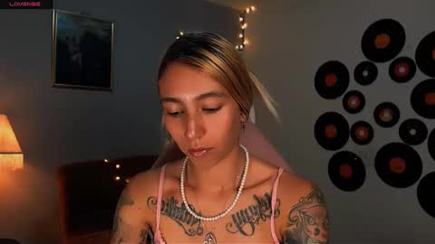 Snapshot of saucy_jenn1 chatting on 03-02-25, 01:26 I AM JENN  online show from 03-02-25, 01:26
