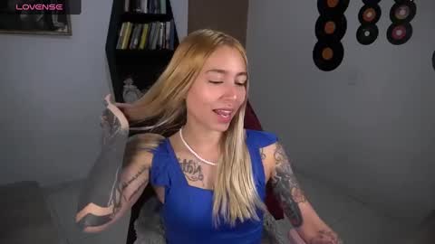 Snapshot of saucy_jenn1 chatting on 09-14-25, 12:54 I AM JENN  online show from 09-14-25, 12:54