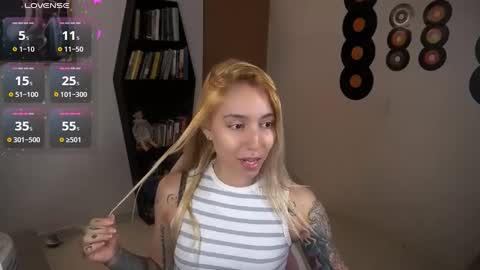 Snapshot of saucy_jenn1 chatting on 09-16-25, 04:46 I AM JENN  online show from 09-16-25, 04:46