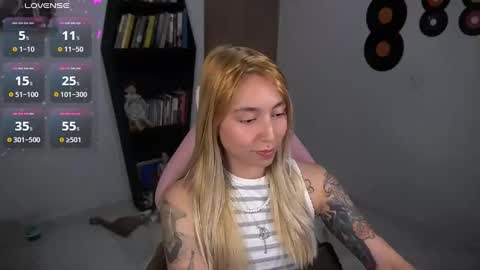 Snapshot of saucy_jenn1 chatting on 09-17-25, 03:19 I AM JENN  online show from 09-17-25, 03:19