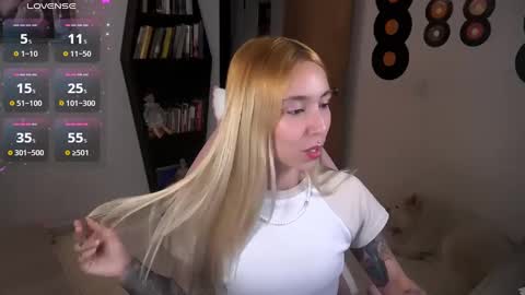 Snapshot of saucy_jenn1 chatting on 09-20-25, 01:17 I AM JENN  online show from 09-20-25, 01:17
