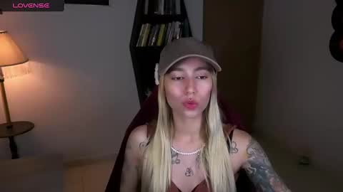 Snapshot of saucy_jenn1 chatting on 10-26-25, 02:39 I AM JENN  online show from 10-26-25, 02:39