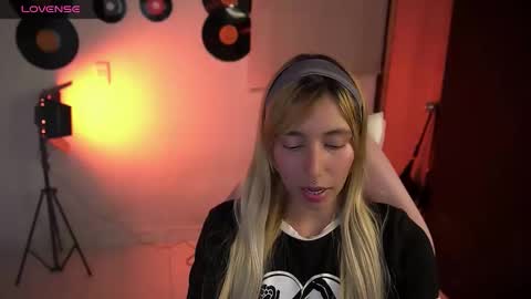 I AM JENN  online show from 04-19-26, 04:12