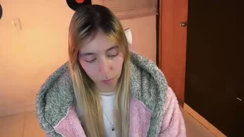 I AM JENN  online show from 05-10-26, 02:50