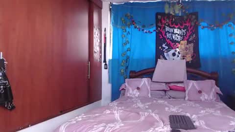 Snapshot of saucy_zaren chatting on 03-07-25, 03:49 Zaren online show from 03-07-25, 03:49