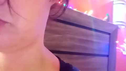 Snapshot of saucybear666 chatting on 12-15-24, 09:13 SnowBunny online show from 12-15-24, 09:13