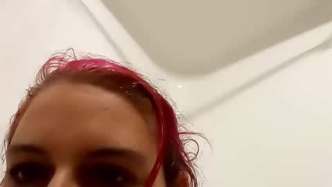 Snapshot of saucybear666 chatting on 01-14-25, 05:23 SnowBunny online show from 01-14-25, 05:23