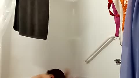 Snapshot of saucybear666 chatting on 01-29-25, 08:40 SnowBunny online show from 01-29-25, 08:40