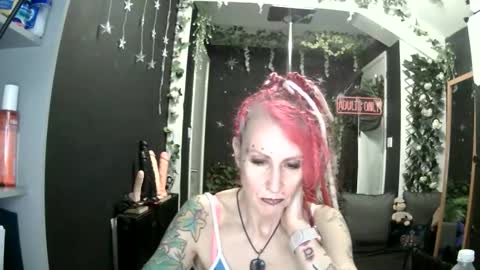 SaucySky online show from 05-04-26, 09:11