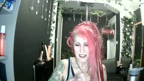 SaucySky online show from 05-05-26, 07:55