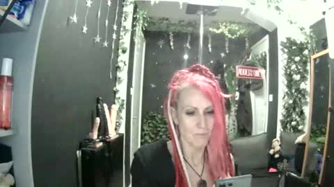 SaucySky online show from 05-07-26, 10:37