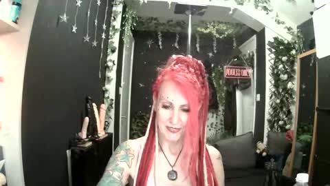 SaucySky online show from 05-09-26, 07:08