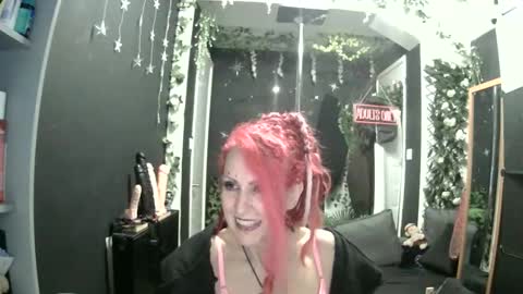 SaucySky online show from 05-18-26, 08:58