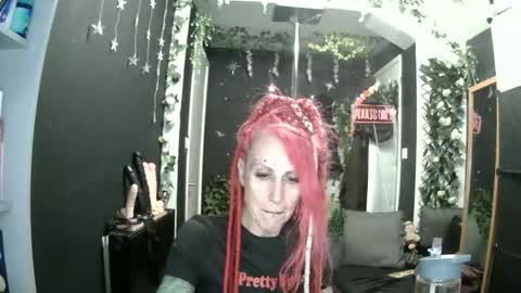 SaucySky online show from 05-25-26, 09:43