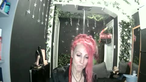 SaucySky online show from 05-28-26, 10:51