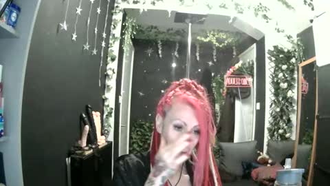 SaucySky online show from 05-31-26, 07:59