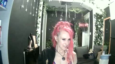 SaucySky online show from 06-11-26, 12:32