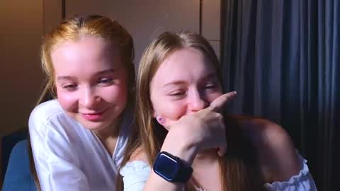 Snapshot of sav_anna chatting on 01-07-25, 06:56 LUNA and ANNA online show from 01-07-25, 06:56