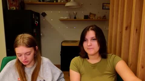 Snapshot of sav_anna chatting on 10-15-25, 03:12 LUNA and ANNA online show from 10-15-25, 03:12